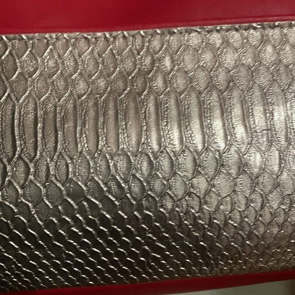 Vince Camuto, large gift tote - Picture 14 of 15